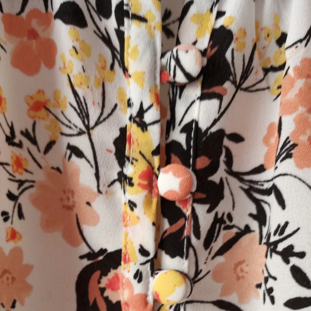 'LIZ CLAIBORNE CAREER PETITE' XLP Ditzy Floral flutter Sleeve Blouse NWOT - Picture 2 of 8